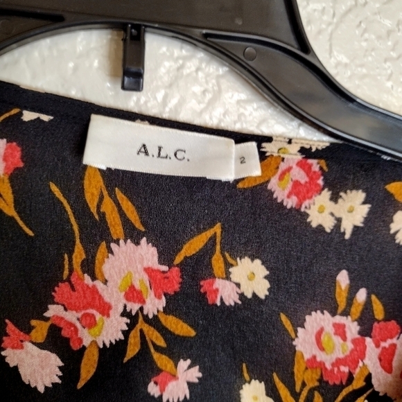 A.L.C. Carla floral silk wrap blouse sz 2 - Picture 5 of 7